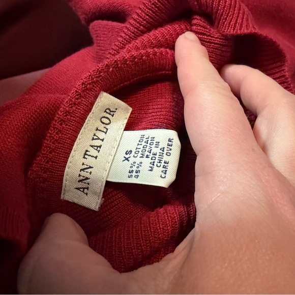 Sleeveless Red Turtleneck knit Dress - Picture 3 of 3